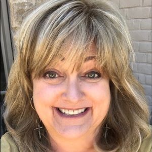 Meet your Posher, Denise